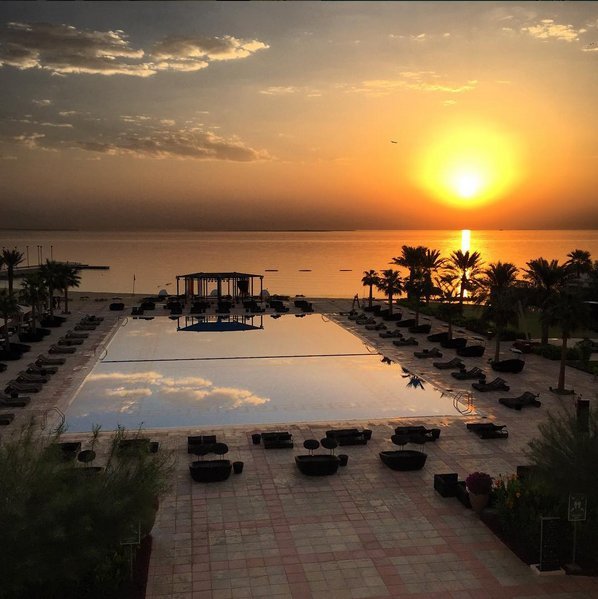 Ενας «άστεγος» που γυρίζει όλο τον κόσμο ταξιδεύοντας μόνο στην Α' θέση [εικόνες] | iefimerida.gr 5