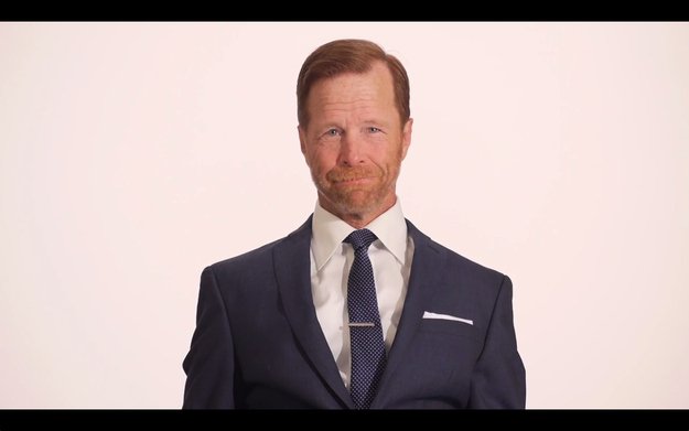 Η απίστευτη μεταμόρφωση ενός άστεγου σε γοητευτικό άντρα [βίντεο + εικόνες] | iefimerida.gr 8