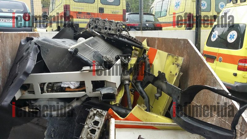 Σαπίζουν περιμένοντας τα ανταλλακτικά: Παροπλισμένα πάνω από 50 ασθενοφόρα του ΕΚΑΒ στην Αττική -Απίστευτες εικόνες  | iefimerida.gr 19