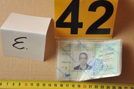 Ολες οι πλαστές ταυτότητες που βρέθηκαν στη γιάφκα των Τουρκοβουνίων [εικόνες] | iefimerida.gr 8