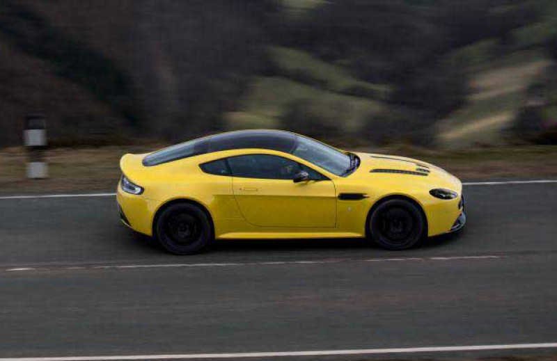 Aston Martin V12 Vantage S: Η πιο γρήγορη Aston στον αιώνα ύπαρξης της μάρκας | iefimerida.gr 0