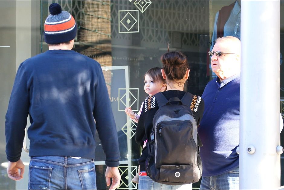 Η πανέμορφη κόρη του Αστον Κάτσερ και της Μίλα Κούνις [εικόνες] | iefimerida.gr 4