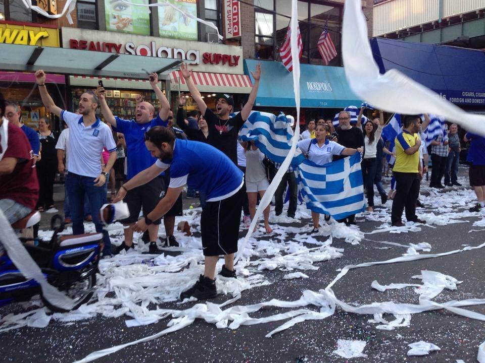 Ετσι γλέντησαν οι ομογενείς -Ξέφρενοι πανηγυρισμοί σε ΗΠΑ και Καναδά για την πρόκριση της Εθνικής [εικόνες&βίντεο] | iefimerida.gr 1