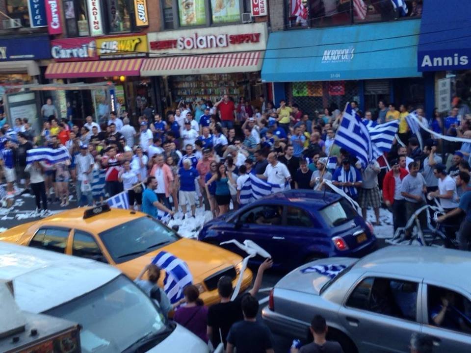 Ετσι γλέντησαν οι ομογενείς -Ξέφρενοι πανηγυρισμοί σε ΗΠΑ και Καναδά για την πρόκριση της Εθνικής [εικόνες&βίντεο] | iefimerida.gr 4