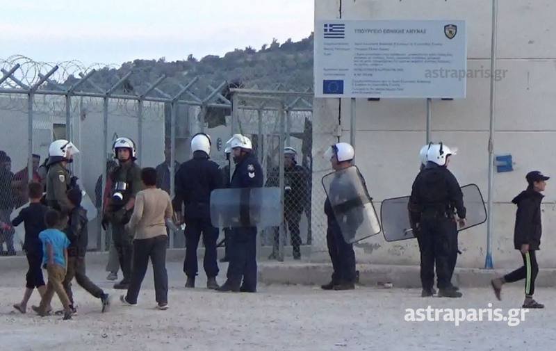 Νέα ένταση στην ΒΙ.ΑΛ. στη Χίο -Πρόσφυγες έκαψαν κουβέρτες | iefimerida.gr 0