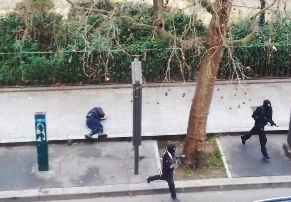 Αχμεντ Μεραμπέ: Αυτός είναι ο αστυνομικός που πυροβόλησαν εν ψυχρώ οι εκτελεστές στο Παρίσι -Ο συγκλονιστικός διάλογος με το δολοφόνο του [εικόνες] | iefimerida.gr 2