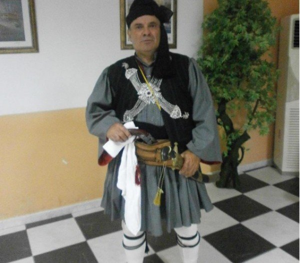 Αυτός είναι ο αστυνομικός που «έφυγε» από το χέρι του γιου του στον Κολωνό [εικόνες] | iefimerida.gr 1