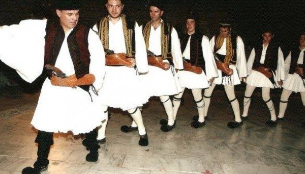 Αυτός είναι ο αστυνομικός που «έφυγε» από το χέρι του γιου του στον Κολωνό [εικόνες] | iefimerida.gr 0