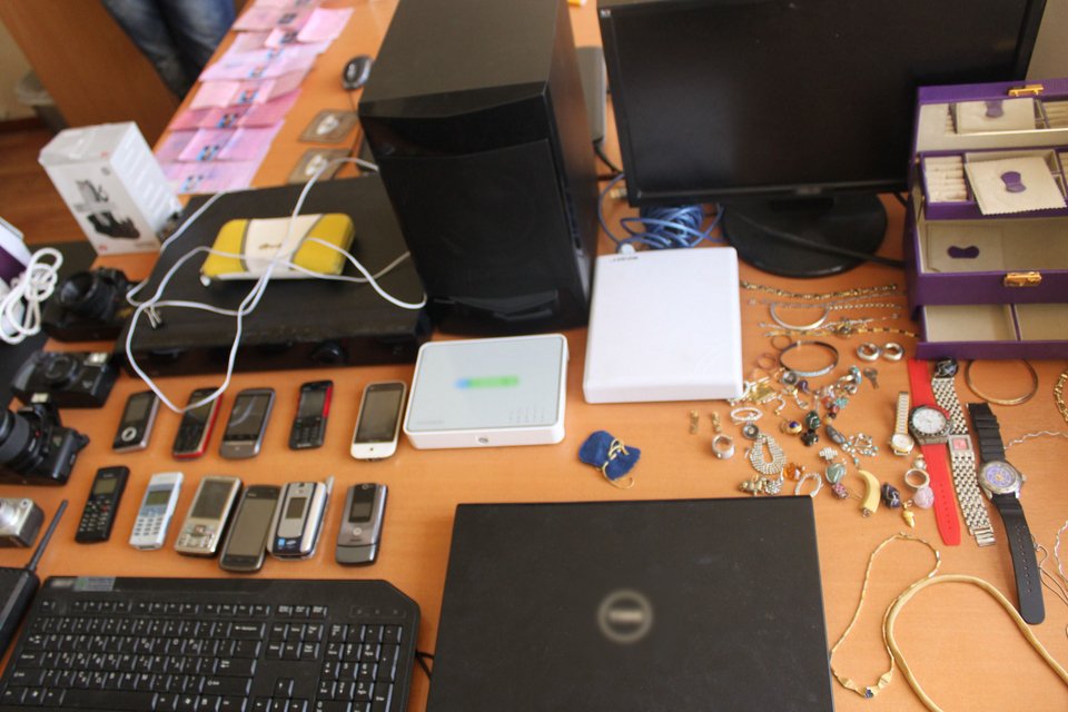 Εξαρθρώθηκαν τρία μεγάλα κυκλώματα -Ζευγάρι παρίστανε τους εφοριακούς, σπείρα έκλεβε αυτοκίνητα [εικόνες] | iefimerida.gr 1