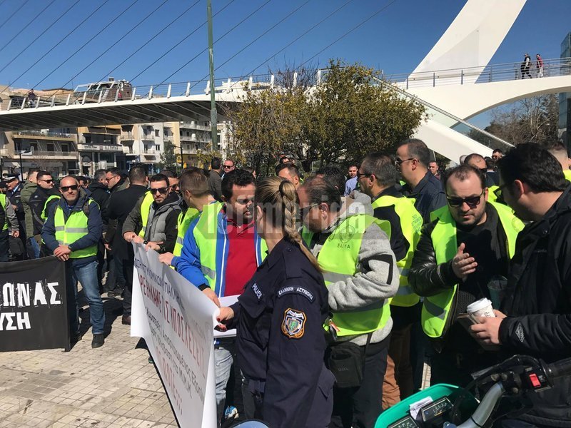 Οι αστυνομικοί έξω από το υπ. Προστασίας του Πολίτη -«Βαρεθήκαμε τις υποσχέσεις», φωνάζουν | iefimerida.gr 1