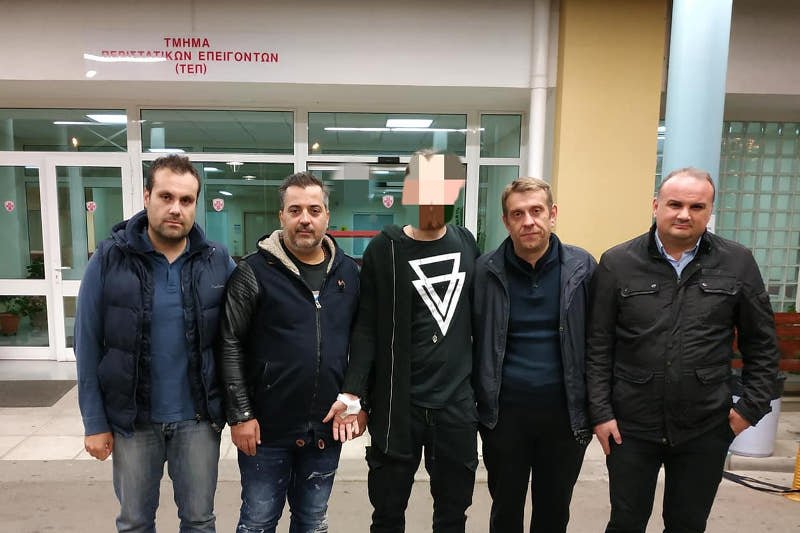 Επίθεση στο Α.Τ. Ομονοίας -Τέσσερις αστυνομικοί τραυματίστηκαν [εικόνες] | iefimerida.gr 0