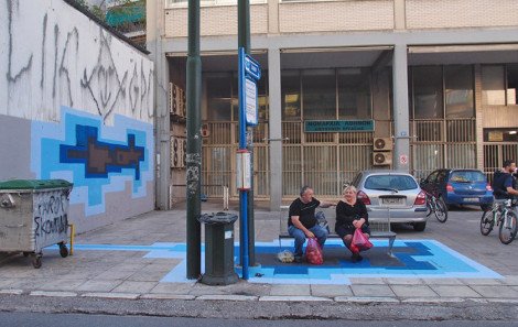 Οι Atenistas ξαναχτυπούν -Ανακαινίζουν, χρωματίζουν και βάζουν πρωτότυπα παγκάκια σε στάσεις λεωφορείων [εικόνες] | iefimerida.gr 11