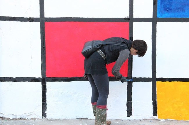 Οι atenistas έδωσαν ζωή και χρώμα Mondrian σε ένα παρατημένο πάρκο της Αθήνας | iefimerida.gr 2