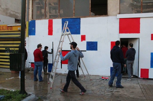 Οι atenistas έδωσαν ζωή και χρώμα Mondrian σε ένα παρατημένο πάρκο της Αθήνας | iefimerida.gr 3