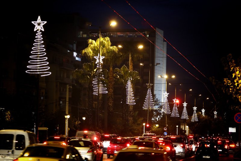 Η Αθήνα φόρεσε τα γιορτινά της -Στολίστηκε χριστουγεννιάτικα η πρωτεύουσα [εικόνες] | iefimerida.gr 1