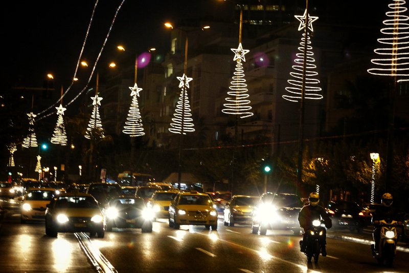 Η Αθήνα φόρεσε τα γιορτινά της -Στολίστηκε χριστουγεννιάτικα η πρωτεύουσα [εικόνες] | iefimerida.gr 2