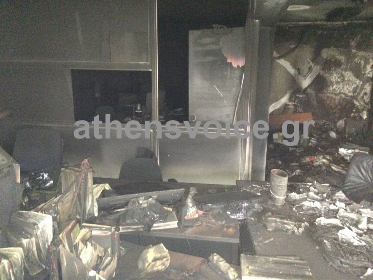 Ολική καταστροφή από την πυρκαγιά στην αίθουσα σύνταξης του site της Athens Voice [εικόνες]  | iefimerida.gr 3
