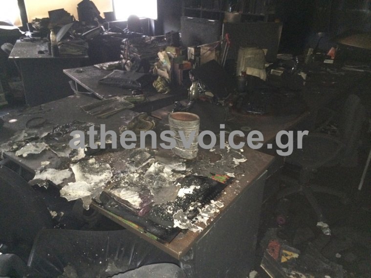 Ολική καταστροφή από την πυρκαγιά στην αίθουσα σύνταξης του site της Athens Voice [εικόνες]  | iefimerida.gr 6