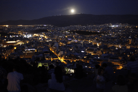 Εντυπωσιακές φωτογραφίες από την χθεσινή πανσέληνο σε Αθήνα, Σούνιο και Ναύπλιο [εικόνες] | iefimerida.gr 0