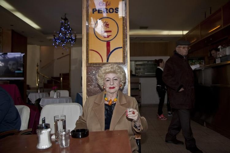 Liberation: «Υπάρχει και η πλούσια Αθήνα -Το Κολωνάκι, το Salon de Bricolage, οι ξανθές και οι κύριοι με τα πούρα» [εικόνες] | iefimerida.gr 0