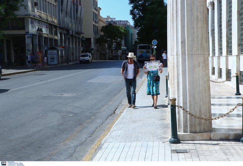 Και οι τουρίστες απόλαυσαν την διαφορετική, άδεια, Αθήνα