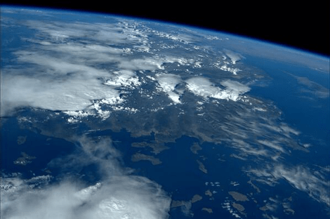 Απίθανες φωτογραφίες της Ελλάδας από το Διεθνή Διαστημικό Σταθμό -Νησίδες γης που «επιπλέουν» στη Μεσόγειο [εικόνες] | iefimerida.gr 5