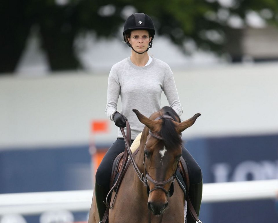 Η πρώτη εμφάνιση της Αθηνάς Ωνάση μετά το διαζύγιο -Θλιμμένη, έχει μείνει μισή [εικόνες] | iefimerida.gr 1