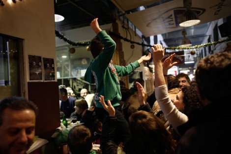 Με λαμπρότητα και πυροτεχνήματα υποδέχθηκαν Αθήνα και Θεσσαλονίκη το 2014 [εικόνες] | iefimerida.gr 4