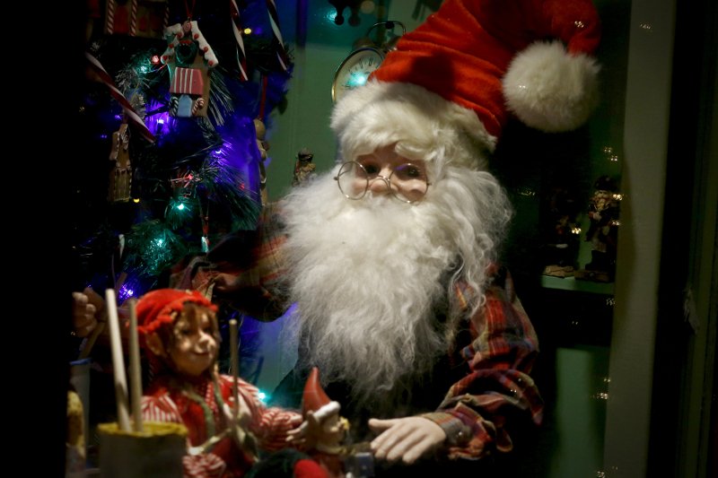 Οι δύο όψεις της γιορτινής Αθήνας -Φώτα, στολισμοί και άστεγοι [εικόνες] | iefimerida.gr 12