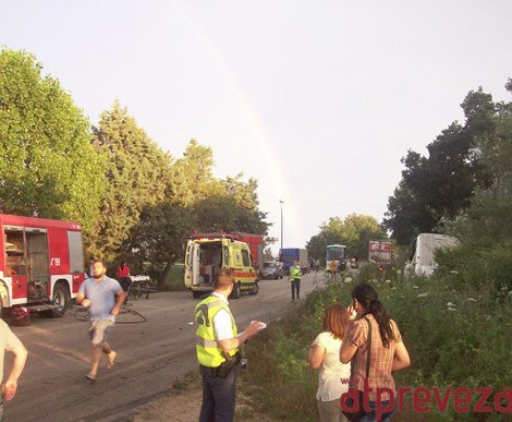 Σοβαρό τροχαίο με λεωφορείο των ΚΤΕΛ: Ενας νεκρός και 10 τραυματίες μετά από σύγκρουση με Ι.Χ. [εικόνες & βίντεο] | iefimerida.gr 2