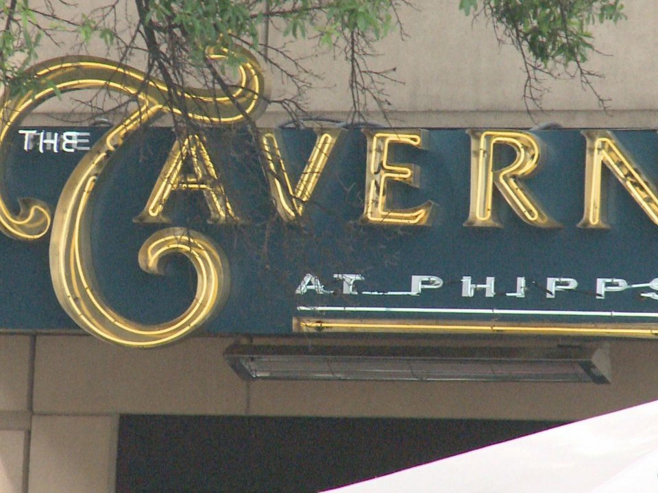 Αδιανόητο: Πέταξαν έξω από εστιατόριο 4χρονο αγοράκι επειδή φορούσε αμάνικο μπλουζάκι! [εικόνες] | iefimerida.gr 0