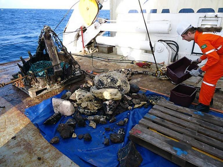 Βυθισμένη ήπειρο στην θάλασσα της Βραζιλίας εντόπισαν οι επιστήμονες [εικόνες] | iefimerida.gr 0