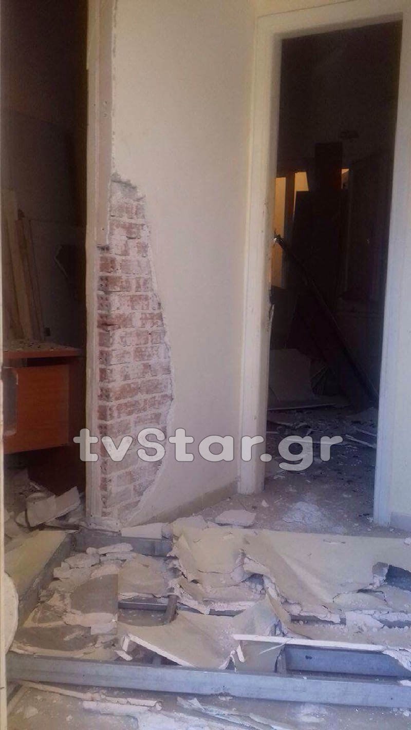 Φθιώτιδα: Εκρηξη σε ΑΤΜ στο Μαρτίνο -Με 47.000 ευρώ έφυγαν οι δράστες [εικόνες] | iefimerida.gr 1