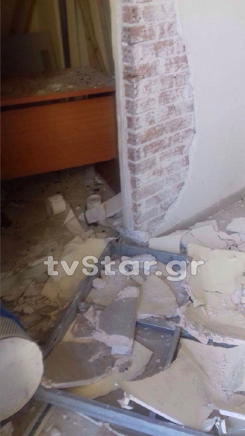 Φθιώτιδα: Εκρηξη σε ΑΤΜ στο Μαρτίνο -Με 47.000 ευρώ έφυγαν οι δράστες [εικόνες] | iefimerida.gr 2