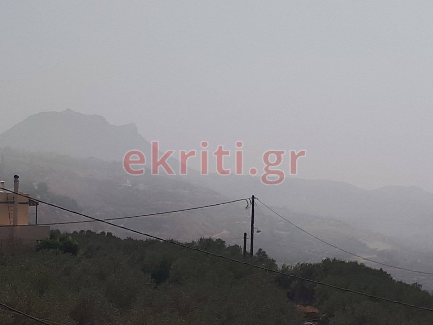 Ηράκλειο: Υδρατμοί κάλυψαν τον ουρανό -Αποπνικτική ατμόσφαιρα [εικόνες & βίντεο] | iefimerida.gr 2