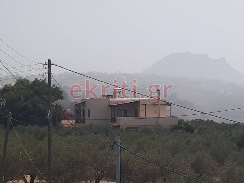 Ηράκλειο: Υδρατμοί κάλυψαν τον ουρανό -Αποπνικτική ατμόσφαιρα [εικόνες & βίντεο] | iefimerida.gr 0