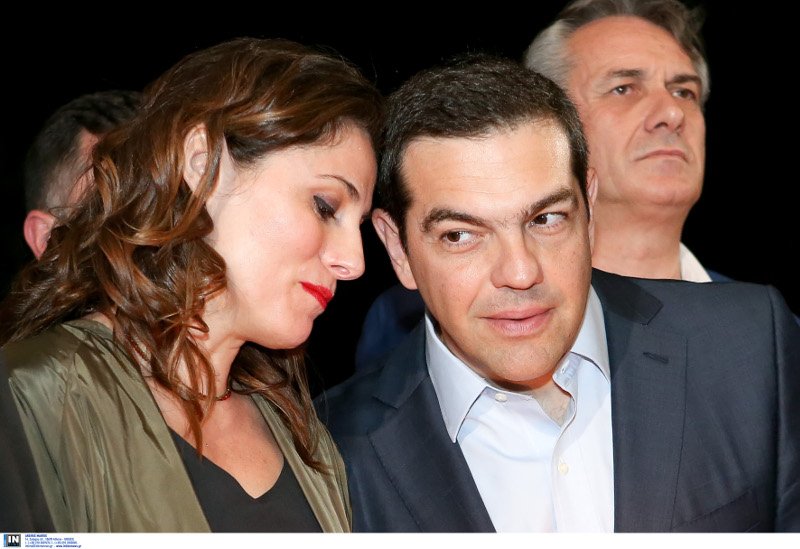 Το Πάσχα του Τσίπρα στην Κέρκυρα: Χαλαρές στιγμές με τους γιους του στην ακρογιαλιά [εικόνες] | iefimerida.gr 6