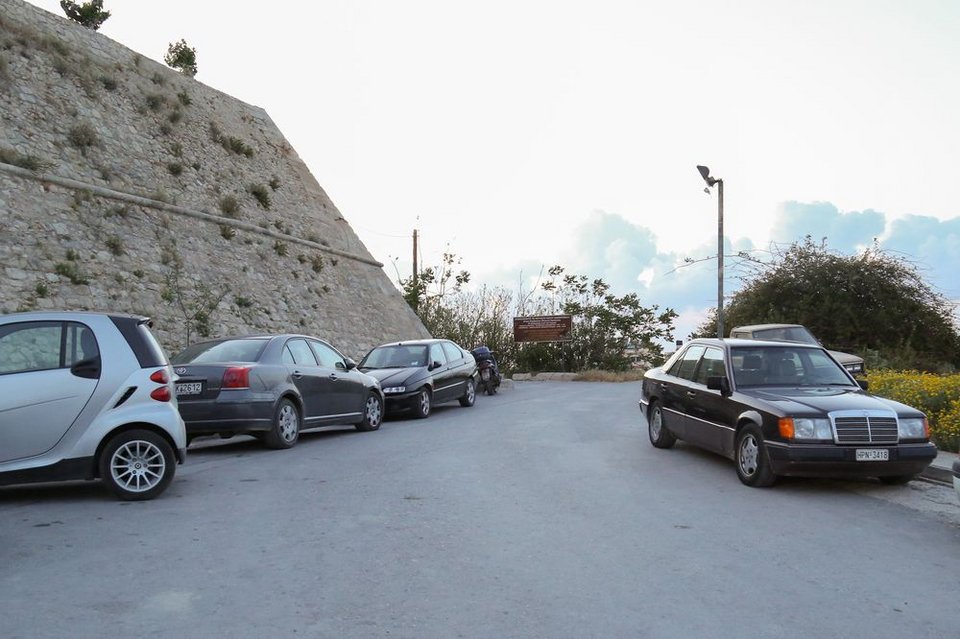 Ηράκλειο: Στην εντατική 15χρονος ποδοσφαιριστής μετά από πτώση από 4 μέτρα [εικόνες] | iefimerida.gr 0