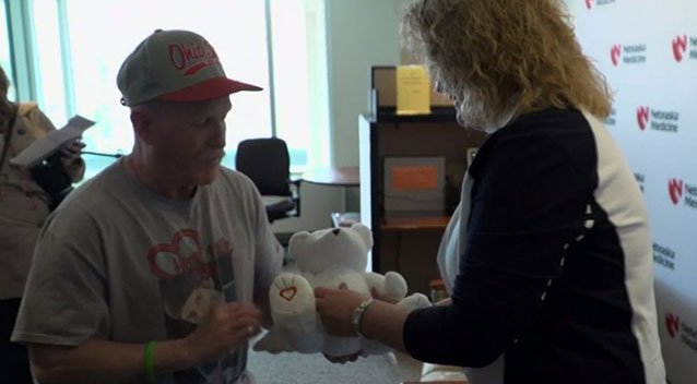 Συγκινητικό: Μητέρα ακούει ξανά την καρδιά του νεκρού γιου της [εικόνες & βίντεο] | iefimerida.gr 3