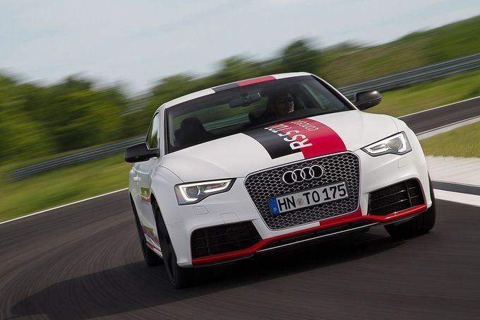 To Audi RS5 TDI έχει 3 turbo εκ των οποίων το ένα είναι ηλεκτρικό | iefimerida.gr 1