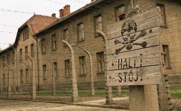 Τουρίστες ρημάζουν το Αουσβιτς -Παίρνουν ό,τι βρουν μπροστά τους ως σουβενίρ [εικόνες] | iefimerida.gr 1