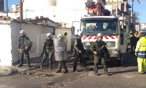 Κατεδαφίζουν από το πρωί αυθαίρετα στο Μενίδι [εικόνες& βίντεο] | iefimerida.gr 3