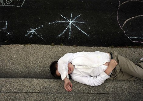 Πατέρας απαθανατίζει τον μοναδικό κόσμο του αυτιστικού γιου του [εικόνες] | iefimerida.gr 10