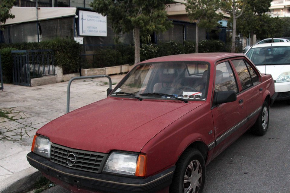Τέλος τα εγκαταλελειμμένα ΙΧ από τη Γλυφάδα -Σχέδιο απομάκρυνσής τους από τον δήμο | iefimerida.gr 2