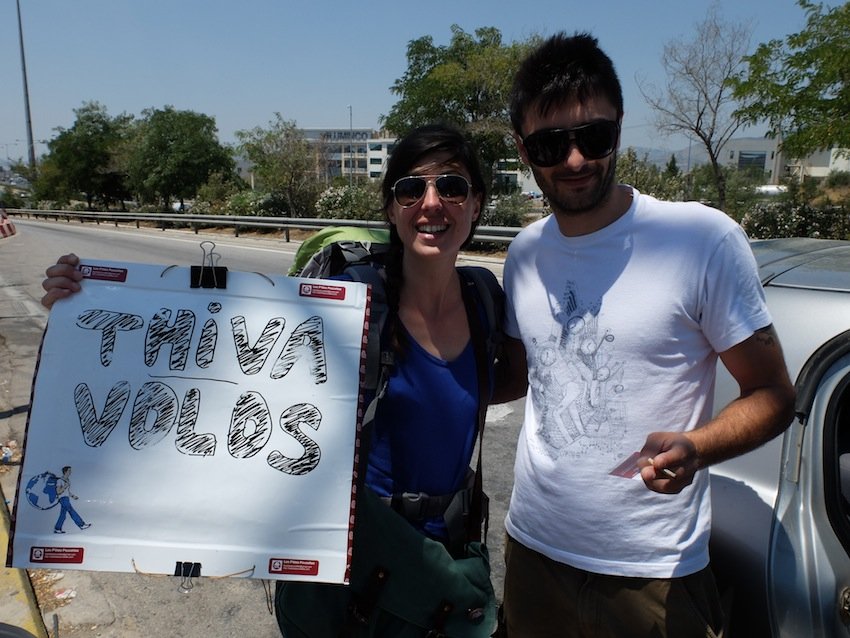 Δύο νεαρές Γαλλίδες κάνουν οτοστόπ στην Αθήνα -Απίστευτα περιστατικά [βίντεο] | iefimerida.gr 3