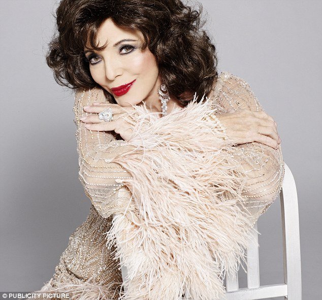 Οχι στο Botox, ναι στο αβοκάντο - Η «Αλέξις» της Δυναστείας αποκαλύπτει τα μυστικά της νιότης [εικόνες]  | iefimerida.gr 0