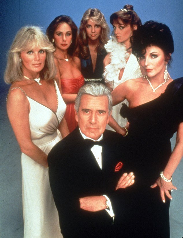 Οχι στο Botox, ναι στο αβοκάντο - Η «Αλέξις» της Δυναστείας αποκαλύπτει τα μυστικά της νιότης [εικόνες]  | iefimerida.gr 2