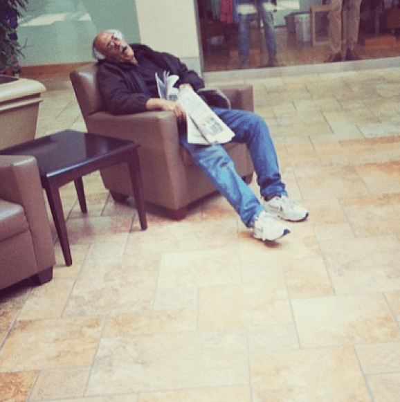 Το ταλαίπωρο ύφος των ανδρών όταν οι γυναίκες τους σέρνουν για ψώνια -Το βασανιστήριό τους στο Instagram [εικόνες] | iefimerida.gr 7