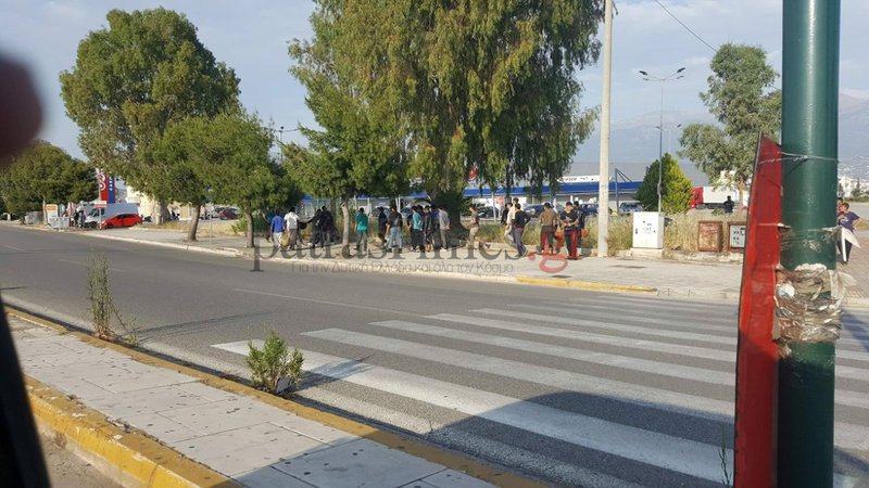 Aγριες συμπλοκές μεταναστών στην Πάτρα -Ενας τραυματίας [εικόνες & βίντεο] | iefimerida.gr 1