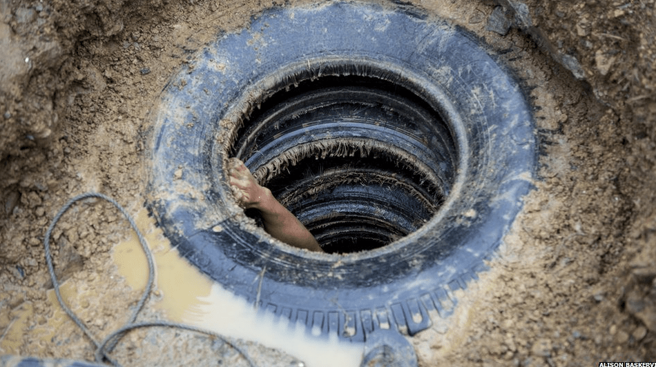 O δικός τους θησαυρός -Αντικείμενα που μαζεύουν οι Φιλιππινέζοι για να ξαναρχίσουν τη ζωή τους μετά τον Χαϊγιάν [εικόνες] | iefimerida.gr 1